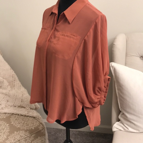 Rust colored blouse - Picture 2 of 8